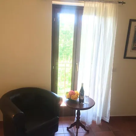 Casaremi Farmhouse *