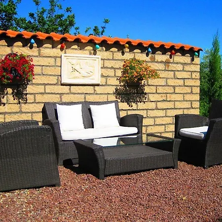 Guest house Casaremi Farmhouse *