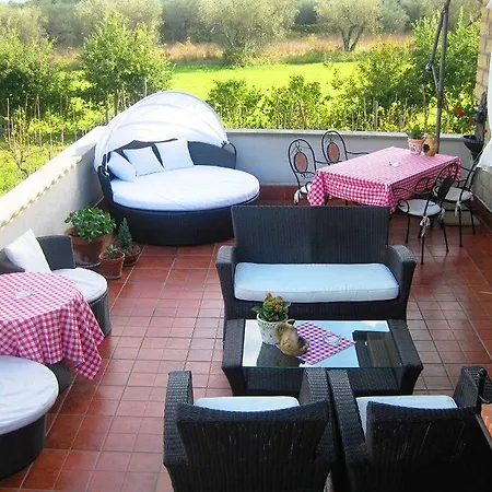 Casaremi Farmhouse