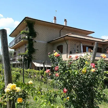 Casaremi Farmhouse *